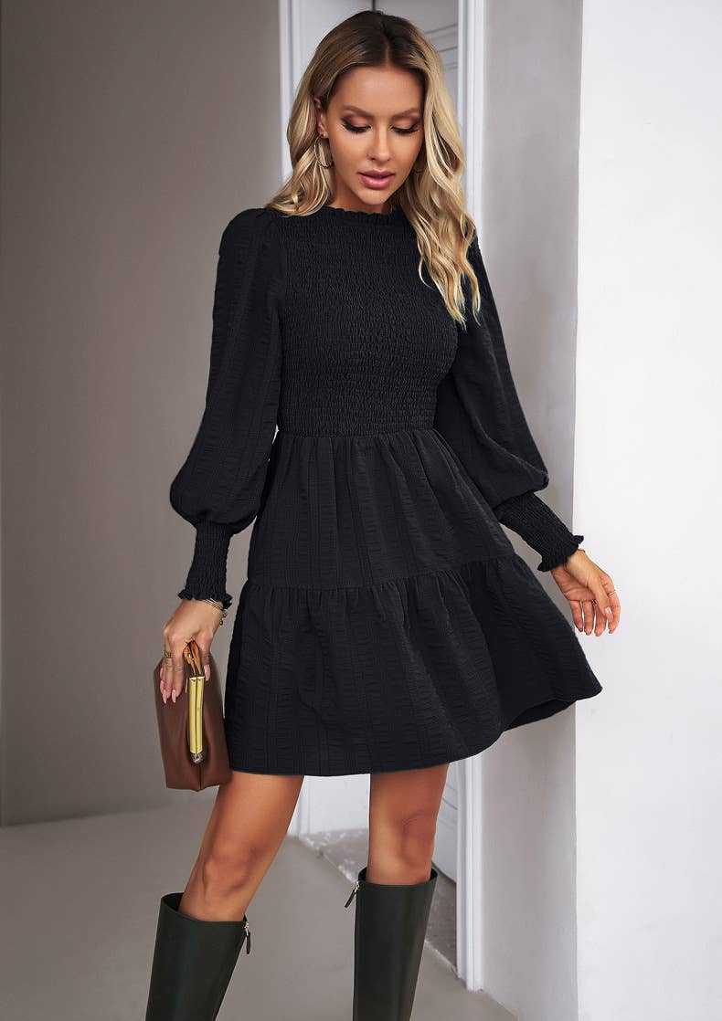 PLAY A HIGH-WAISTED DRESS WITH LANTERN SLEEVES