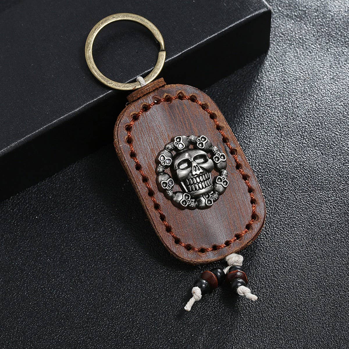 MEN'S DOUBLE SIDED SKULL CAR KEYCHAIN