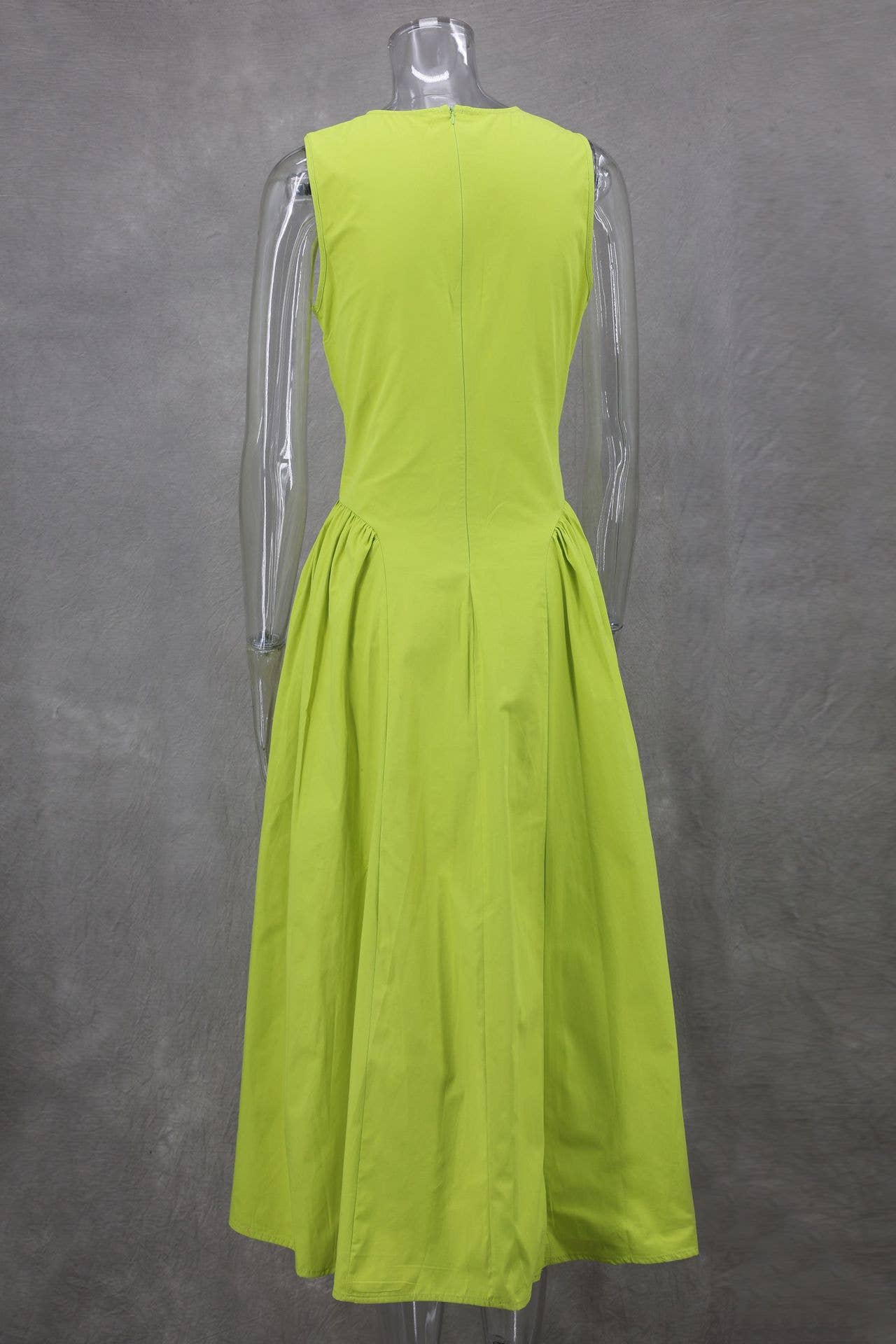 Sleeveless solid-color vest dress with large hem