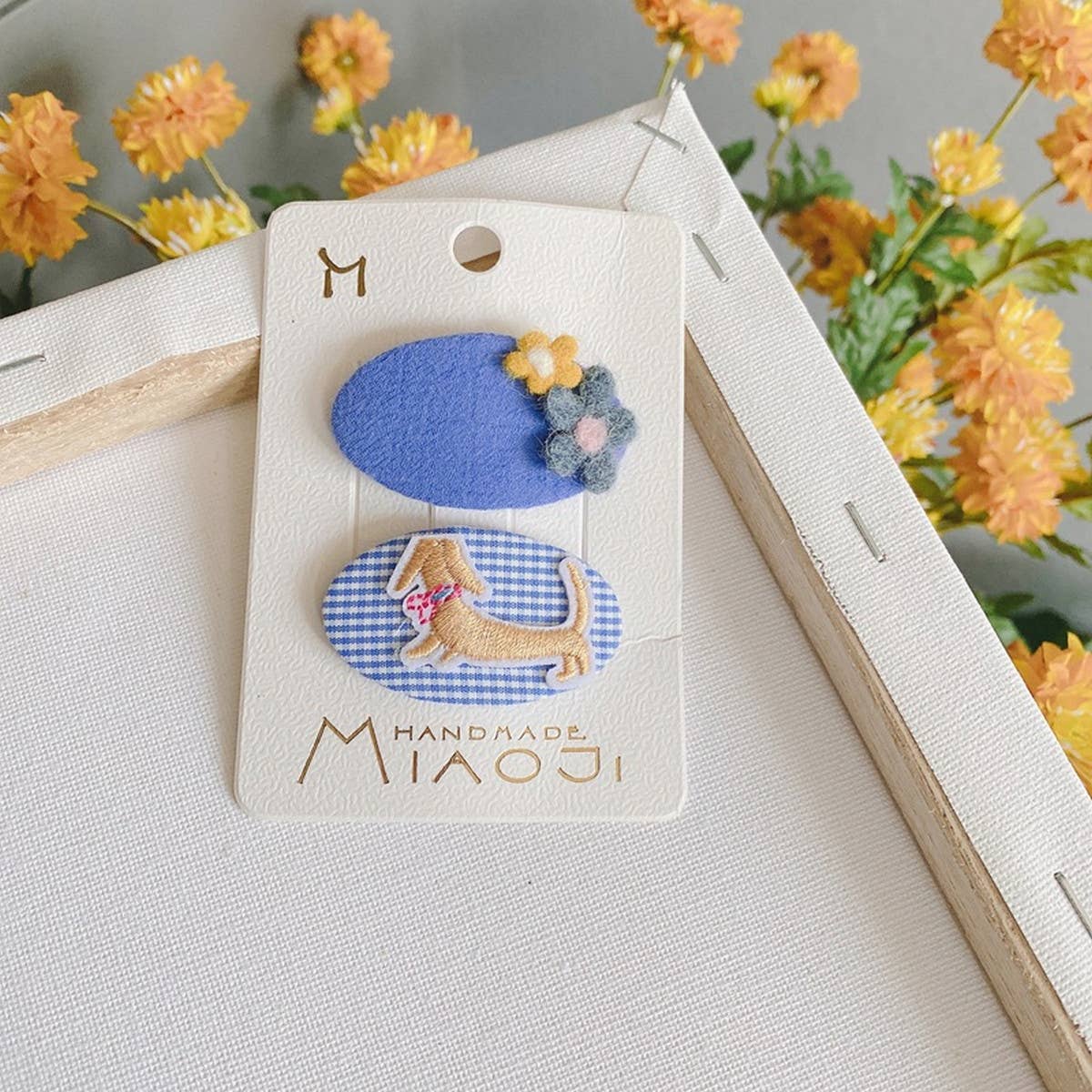 CHILDREN'S OVAL EMBROIDERED PATCH HAIRPIN