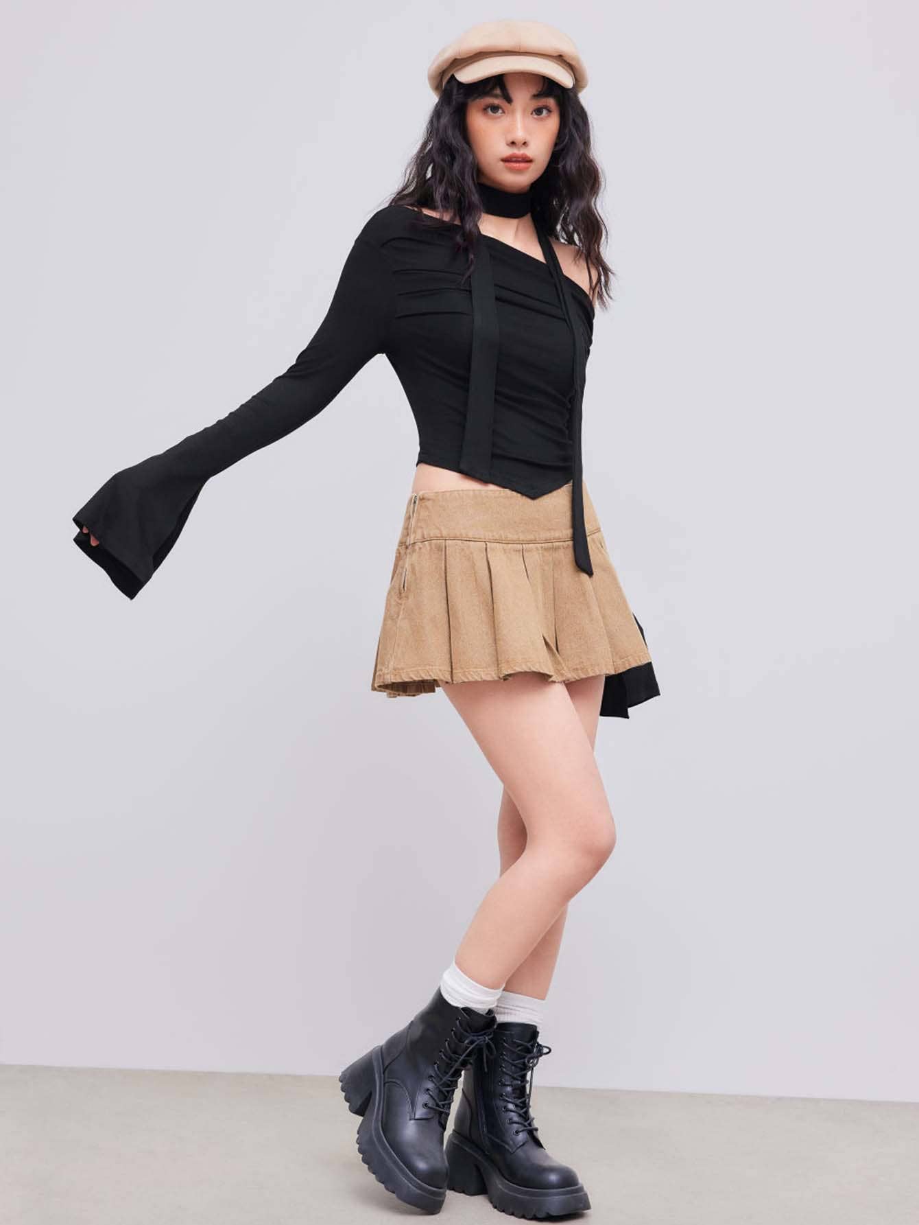 LINE NECK OFF-THE-SHOULDER DESIGN CROPPED TOP