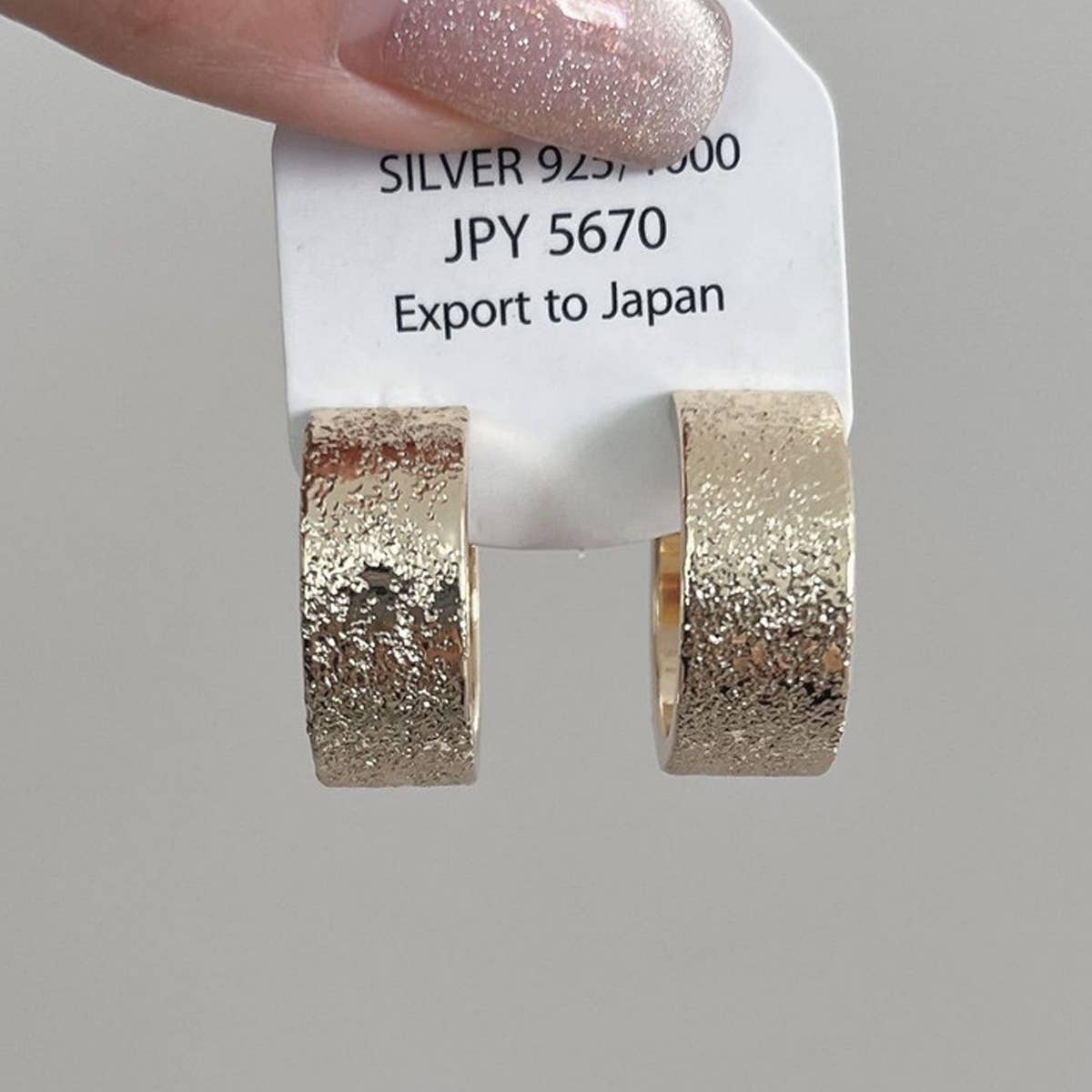 LIGHT LUXURY CURVED EARRINGS