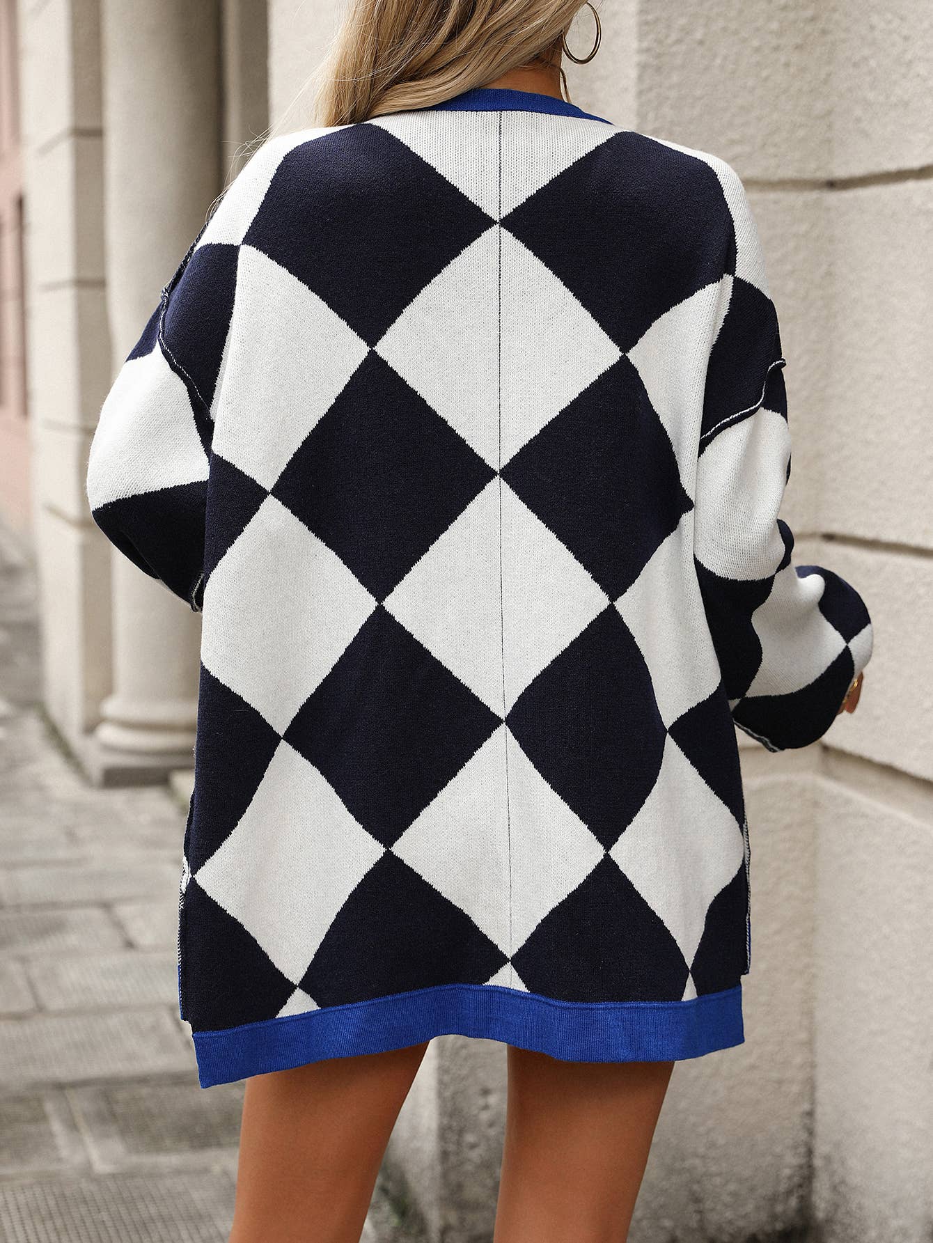 V-neck diamond check patchwork color cardigan