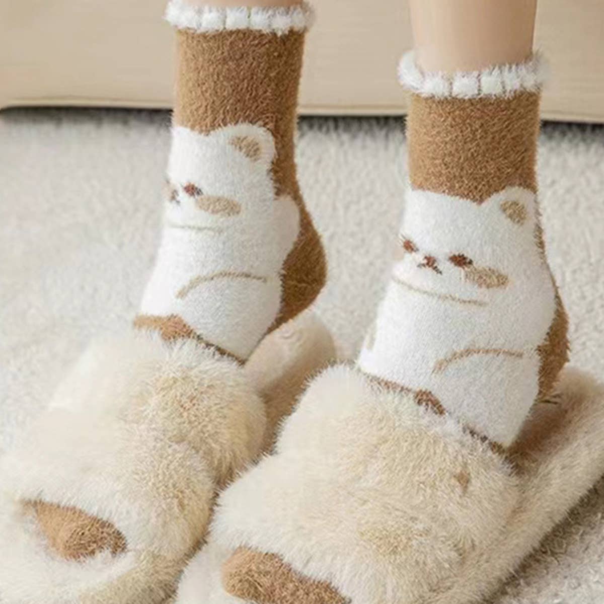 BROWN WARM CARTOON CUTE MID-TUBE SOCKS_CWMS0794