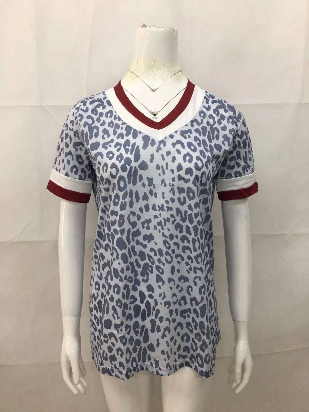 V-NECK PRINT LEOPARD T-SHIRT BLOUSE