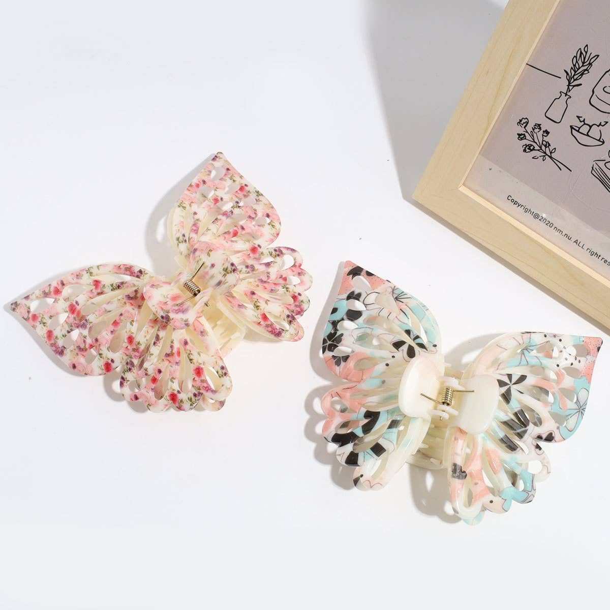 Sweet and cool Gradient Floral Butterfly Hair Claw