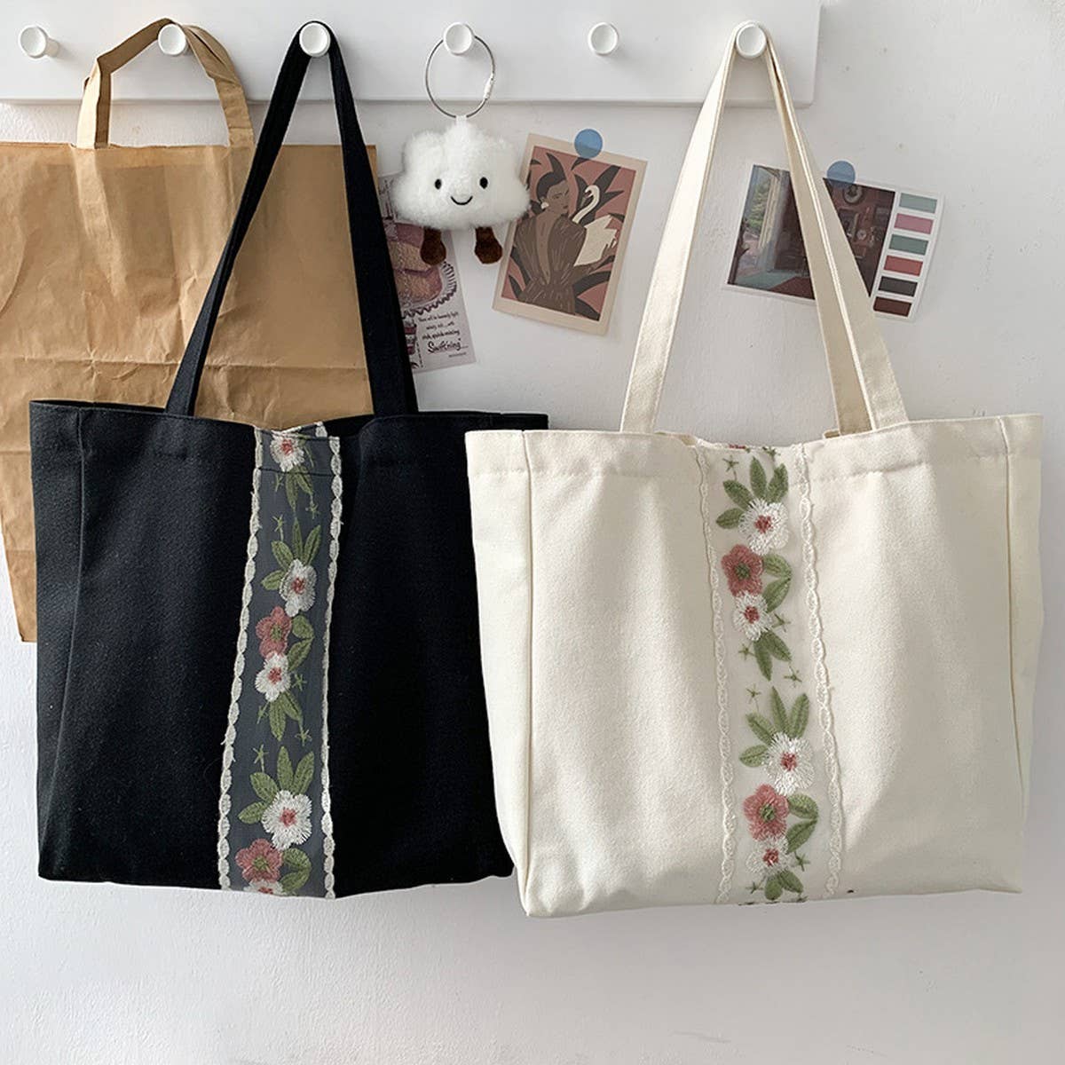 TOTE BAGS CANVAS LARGE WITH EMBROIDERED FLOWER LACE_CWAB2050