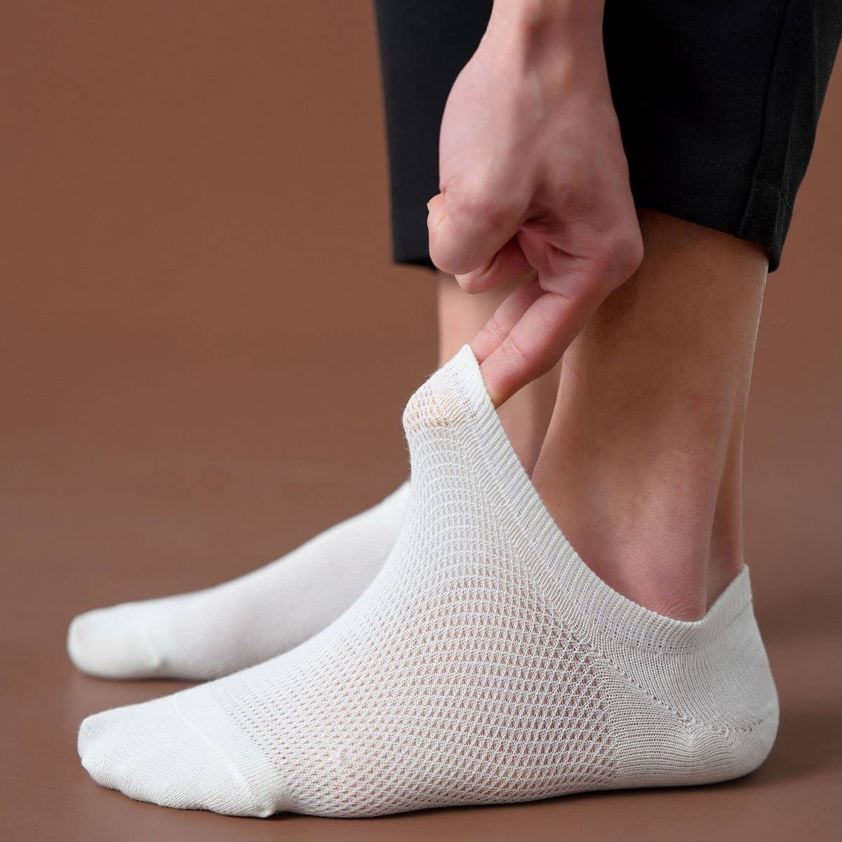NEW MEN'S ANTI-SLIP MESH INVISIBLE SOCKS