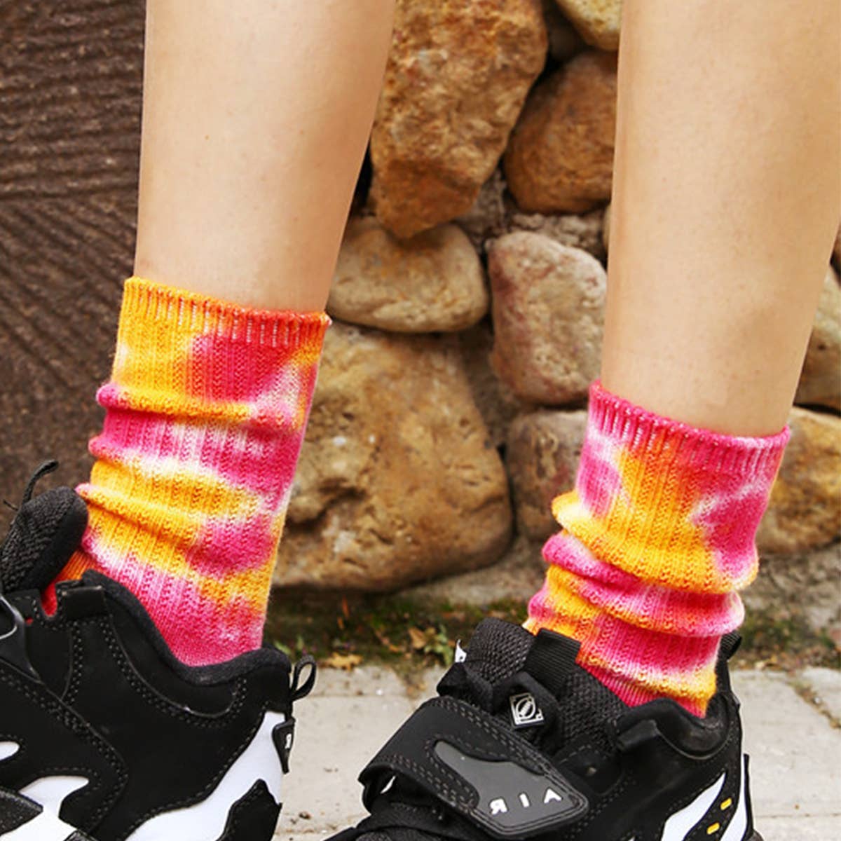 WOMEN DOUBLE-NEEDLE TIE-DYEING MID-TUBE SOCKS
