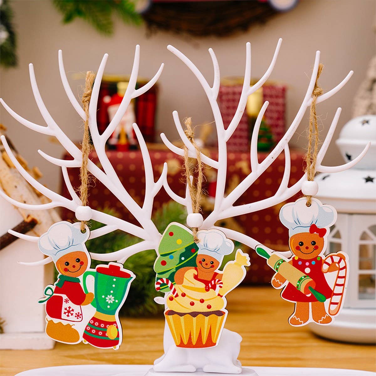 CWMM10287_CHRISTMAS WOODEN GINGERBREAD ORNAMENTS SET