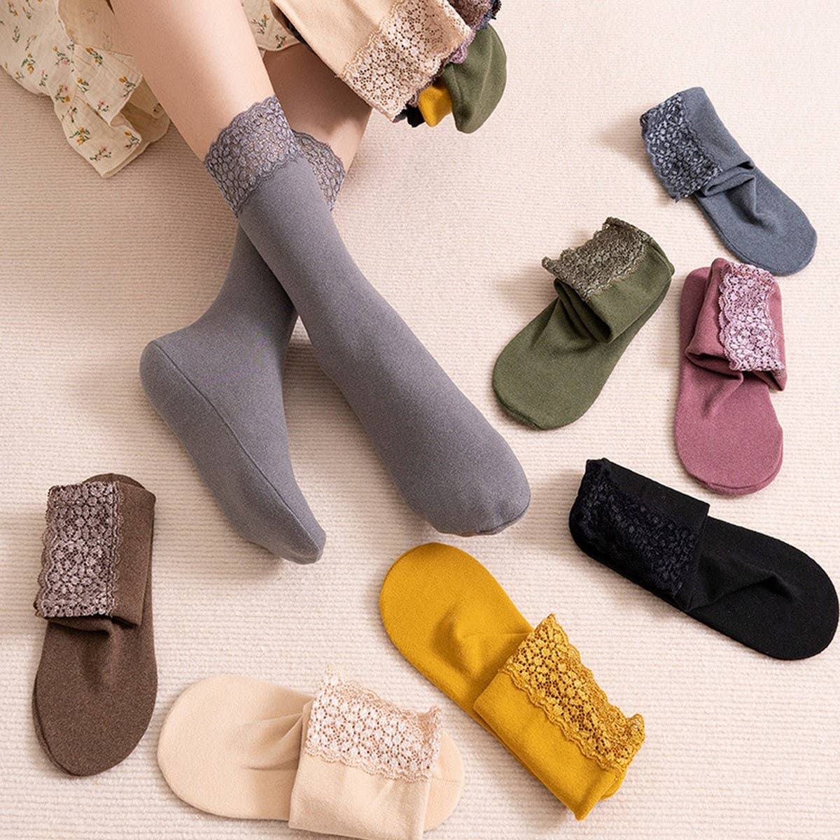 AUTUMN AND WINTER LACE SLEEPING SOCKS_CWMS0996