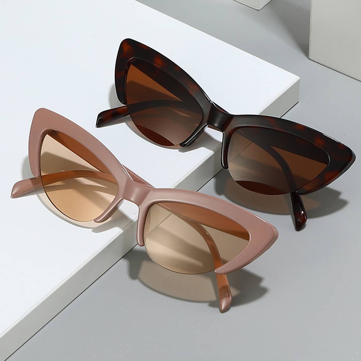 NEW HALF-FRAME CAT-EYE PERSONALITY SUNGLASSES