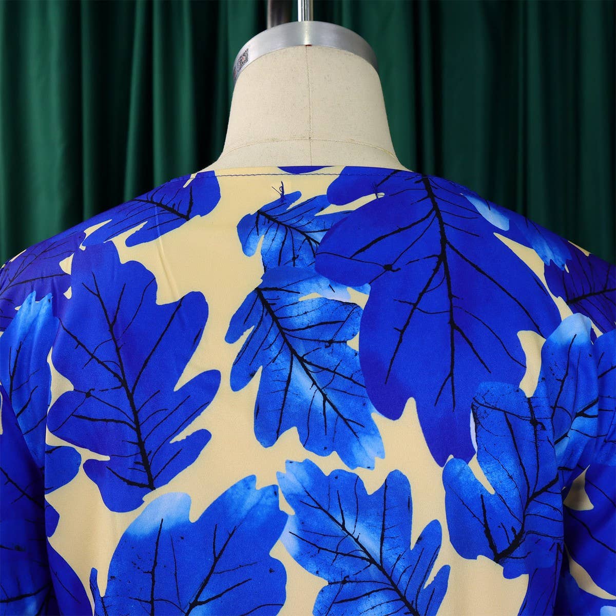 PRINTED TOP AND WIDE-LEG PANTS TWO-PIECE SET_CWSTB1142