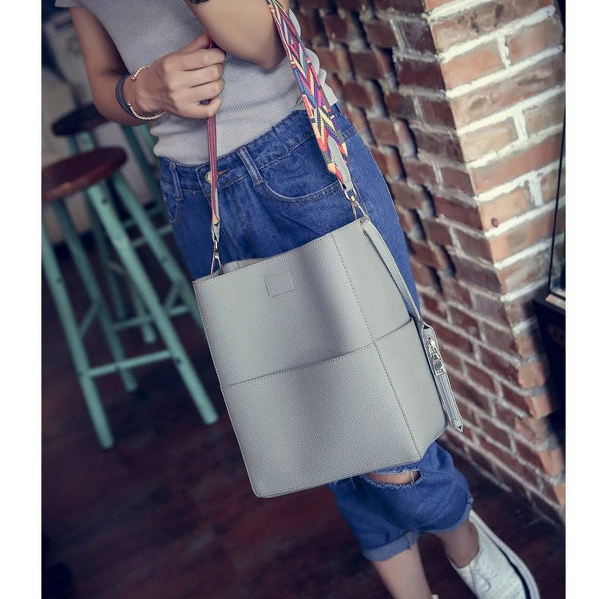 LITCHI PATTERNED LARGE CAPACITY HANDBAG_CWAB1383