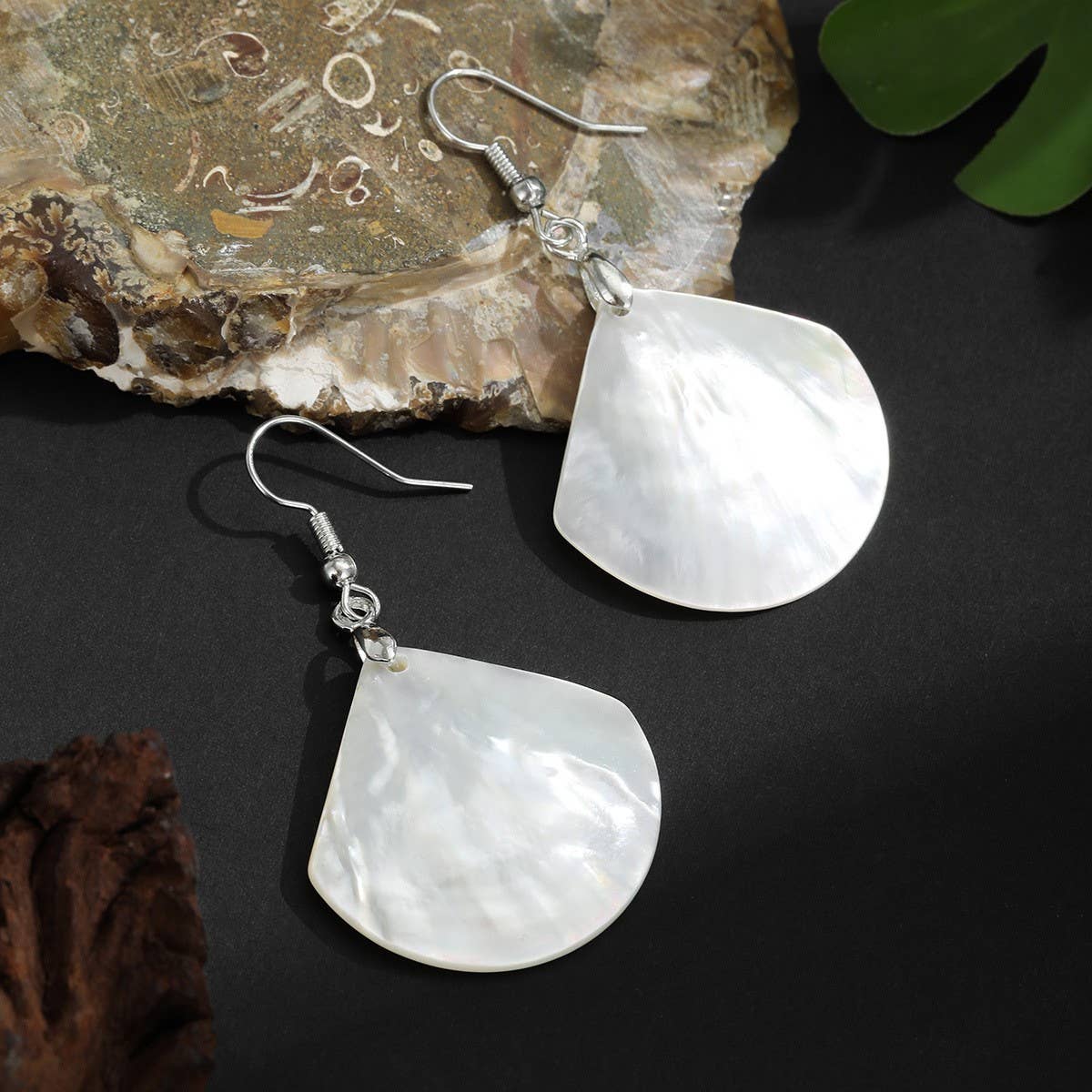NEW FAN SHAPE NATURAL WHITE SHELL EARRINGS