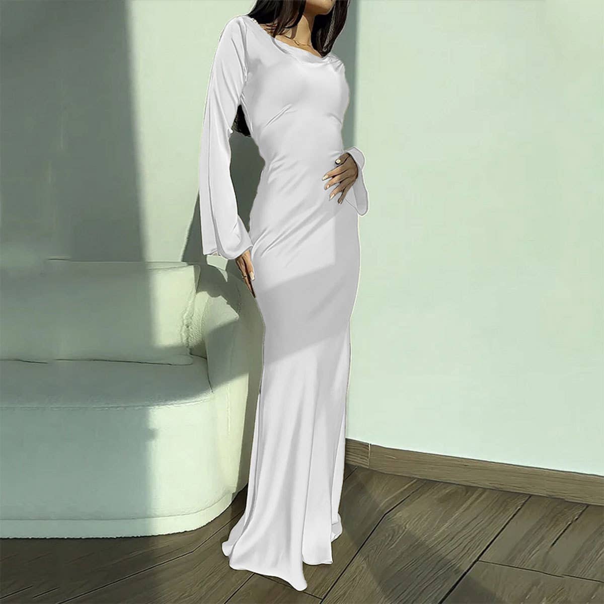 ROUND NECK SOLID COLOR DRESS WITH FLARED SLEEVES