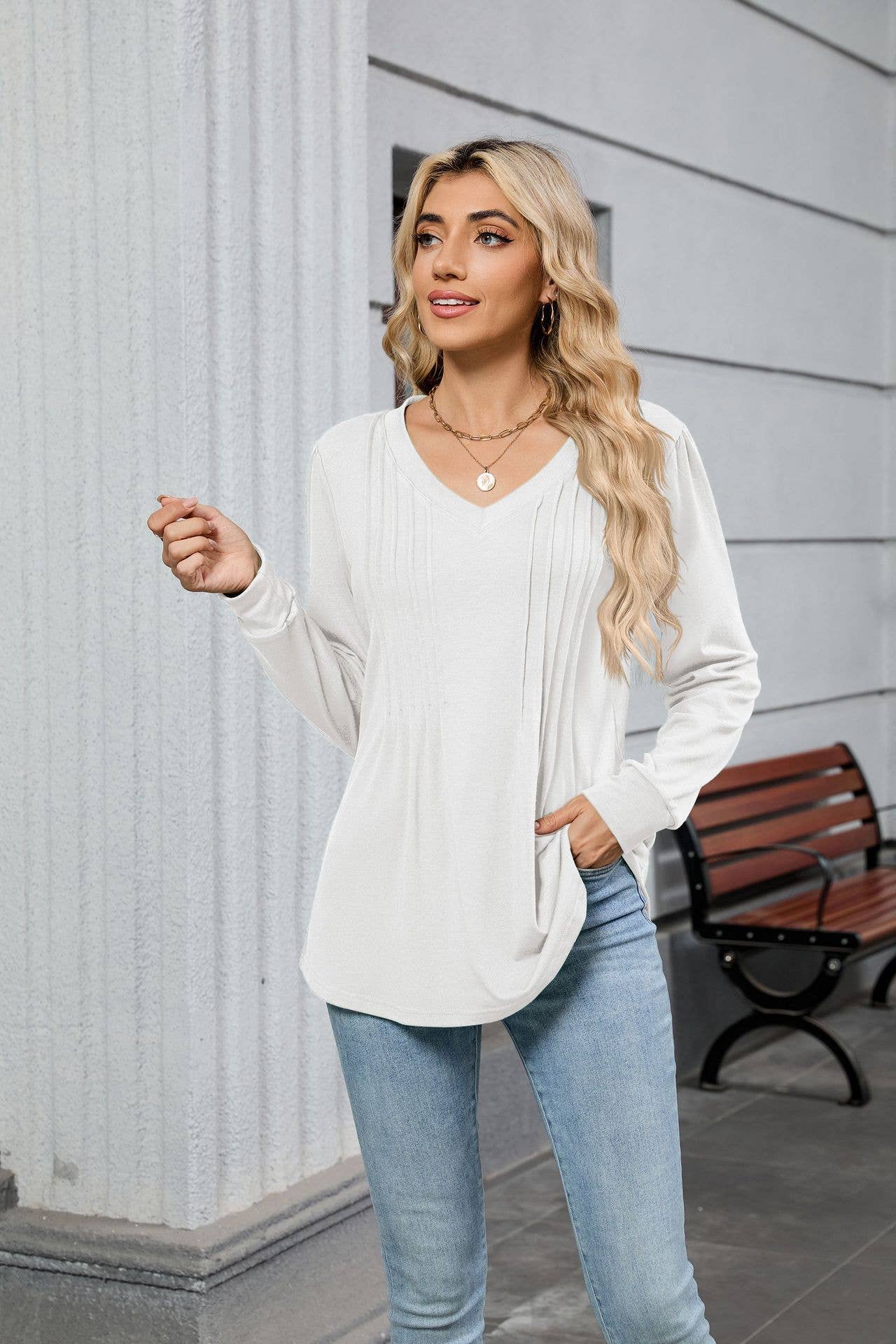 Solid-color V-neck striped long-sleeved T-shirt_CWTBLL00924