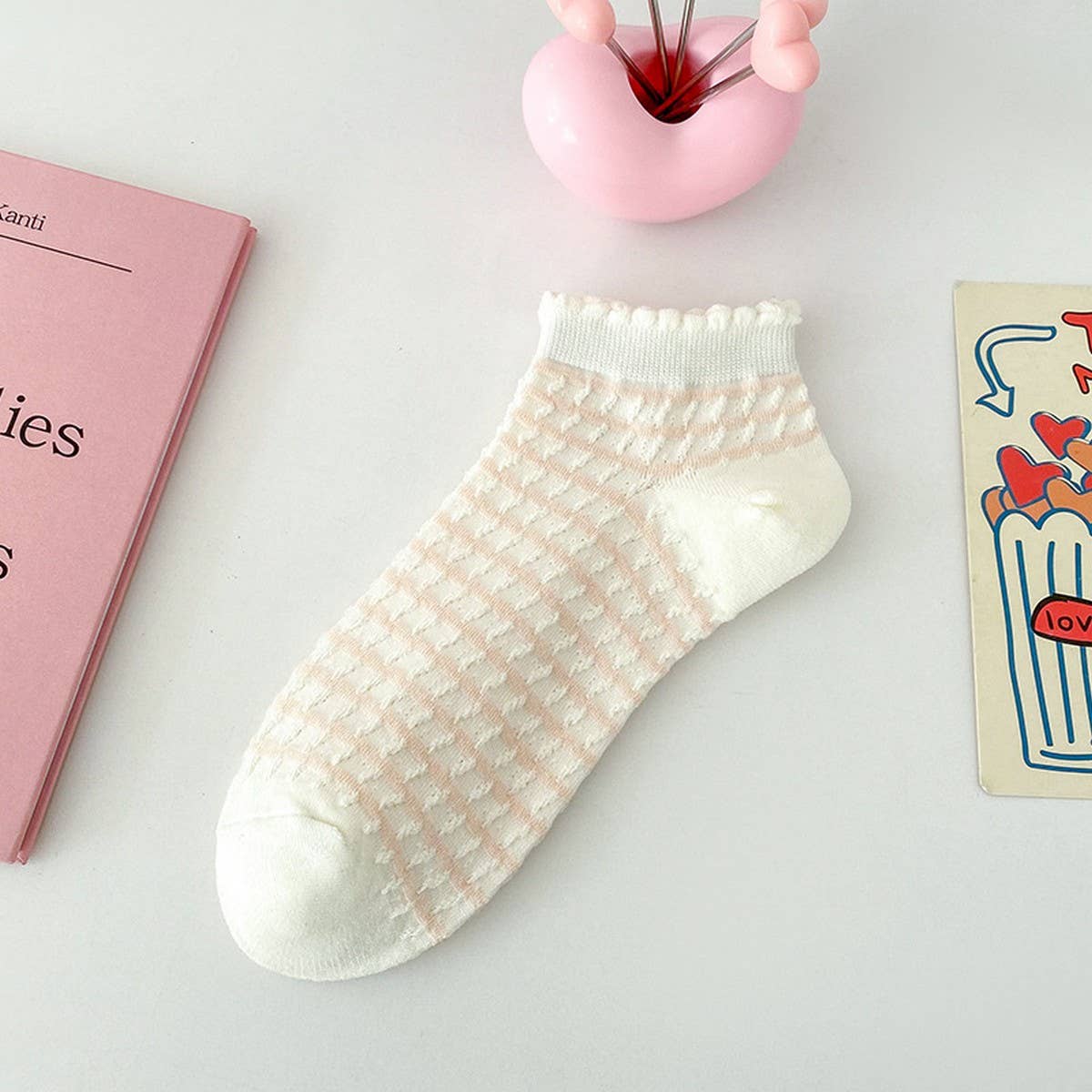 CWMS2496_SUMMER THIN PINK SHORT COLOR MATCHING SOCKS