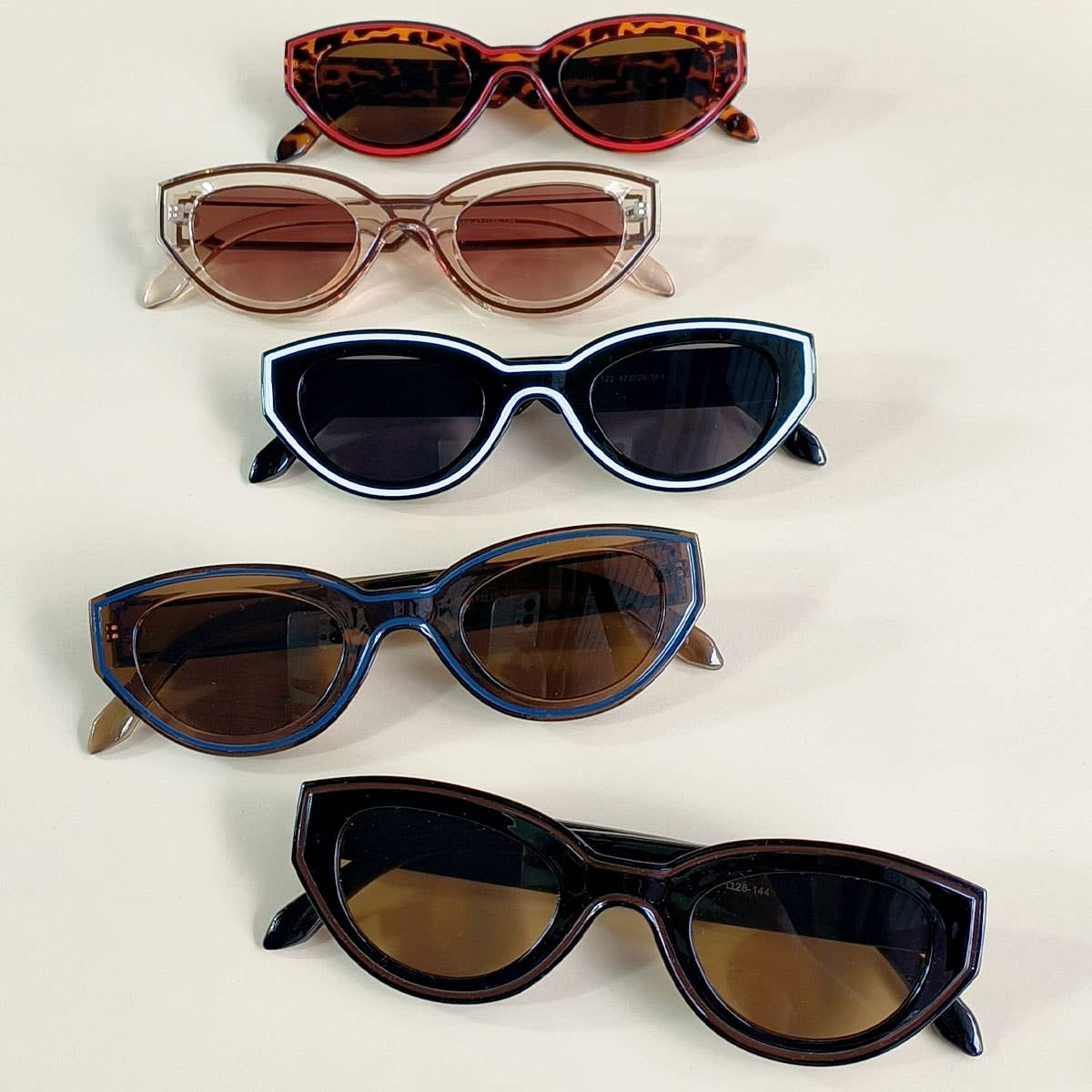 PAINTED CAT-EYE SUNGLASSES_CWASG0420