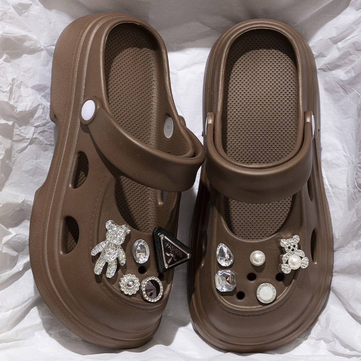CUTE NON-SLIP AND ODOR-RESISTANT HOLE SANDALS