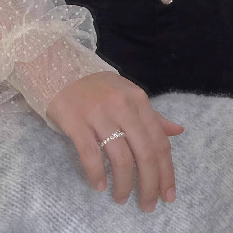 Pearl spliced small cube sugar ring