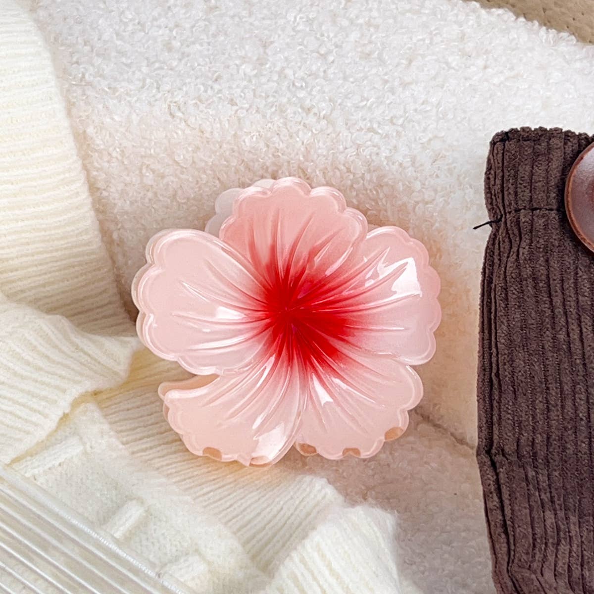 Summer wavy flower hair clip for seaside vacation