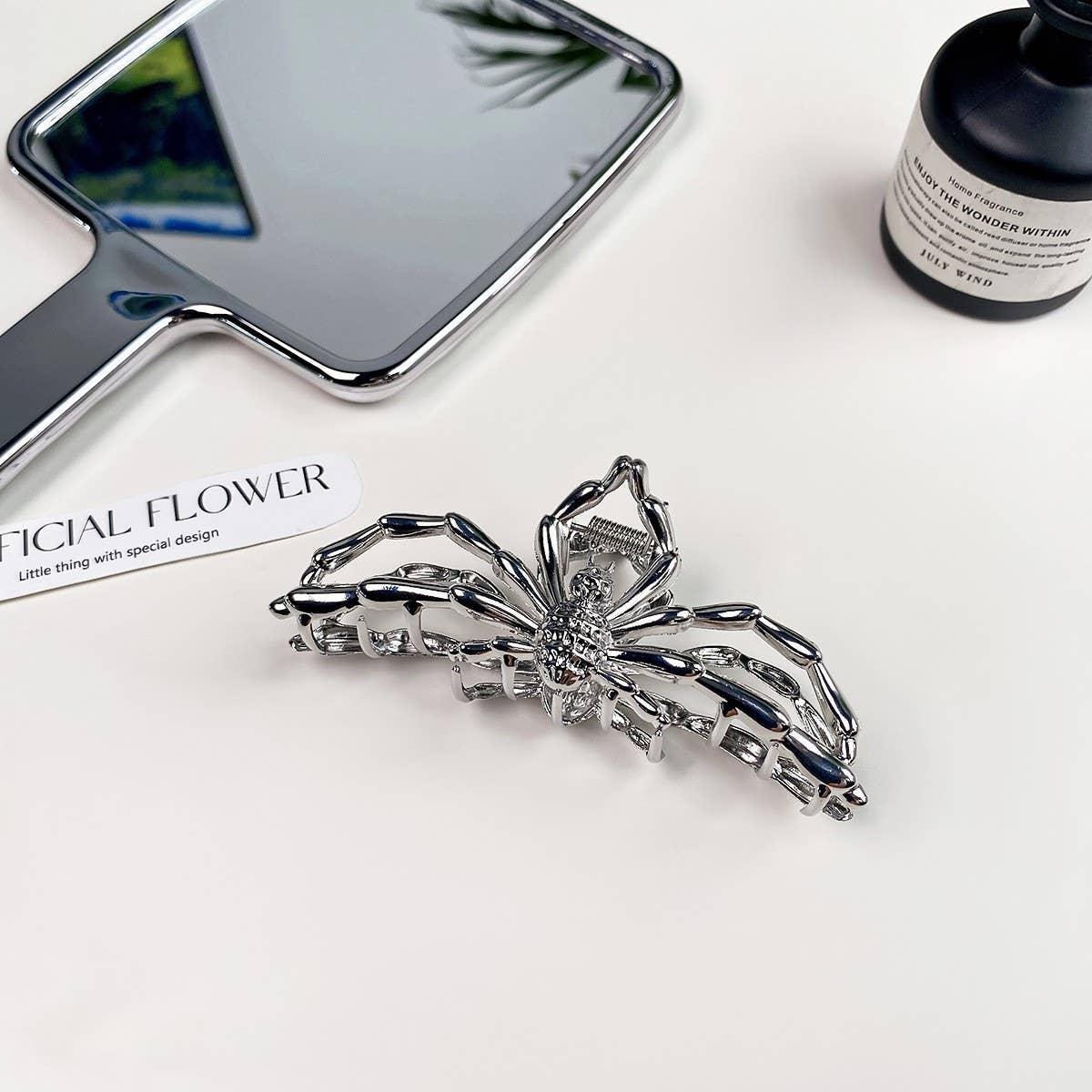 Gothic ghost hand pleated high-end alloy hairpin