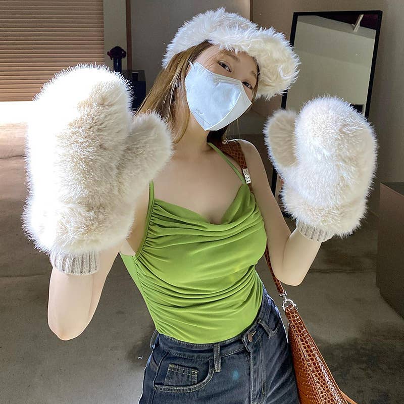 Slimming solid-color halter strap with a neckline