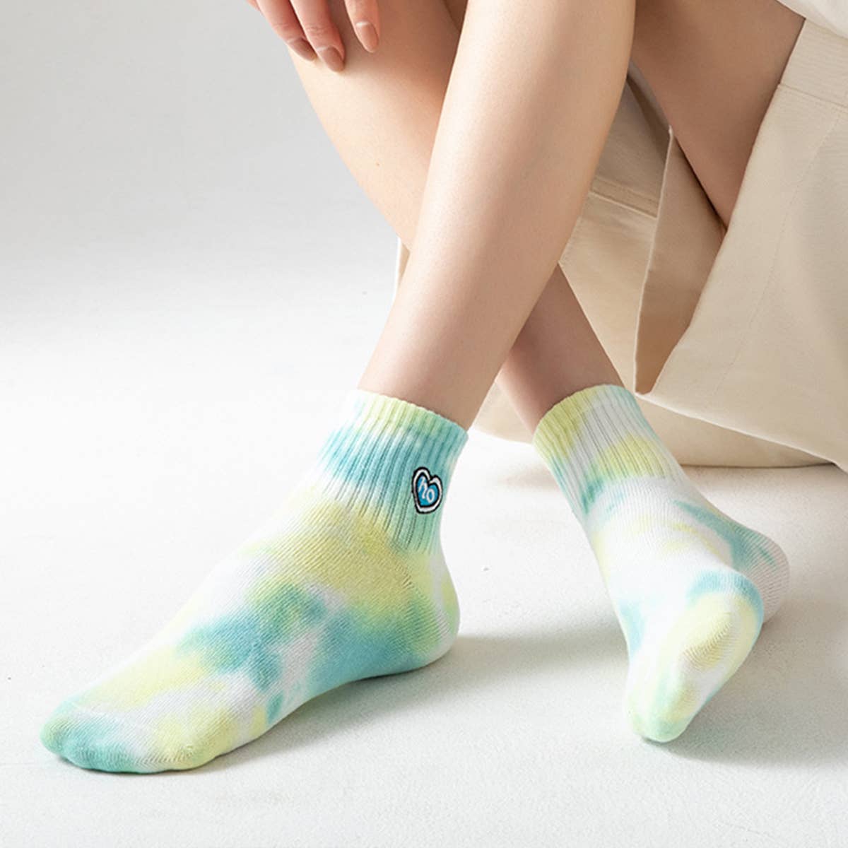 TIE-DYED LOVE EMBROIDERY SPORTS SOCKS