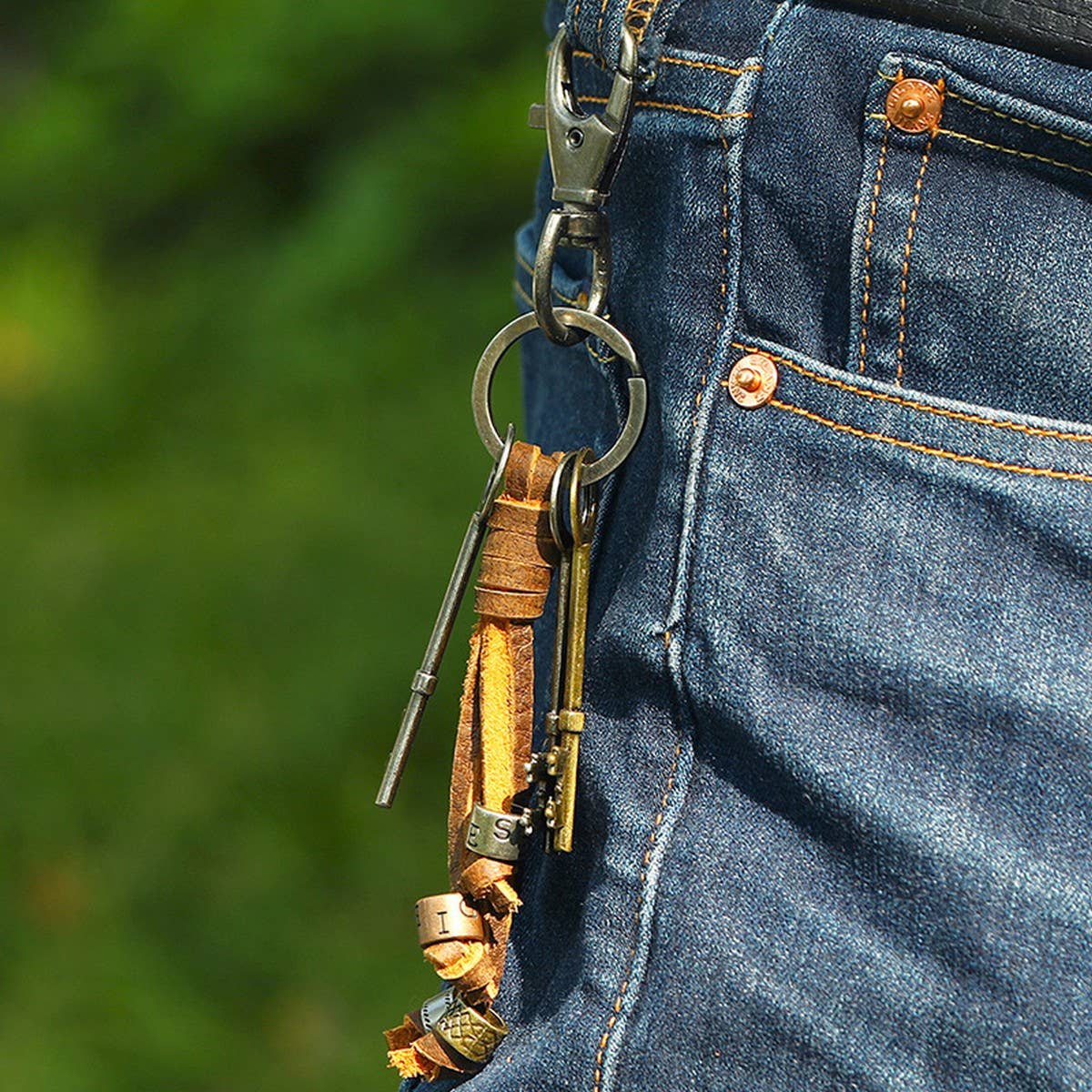 VINTAGE STYLE LONG TASSEL LEATHER KEYCHAIN