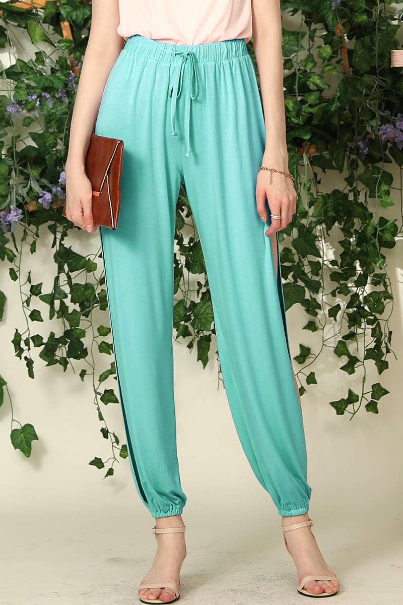 CWBLP427_LOOSE FIT SIDE SLIT DETAILED LONG PANT