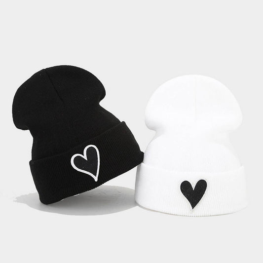 WINTER SIMPLE HEART PATCH KNITTED HAT_CWAH1605