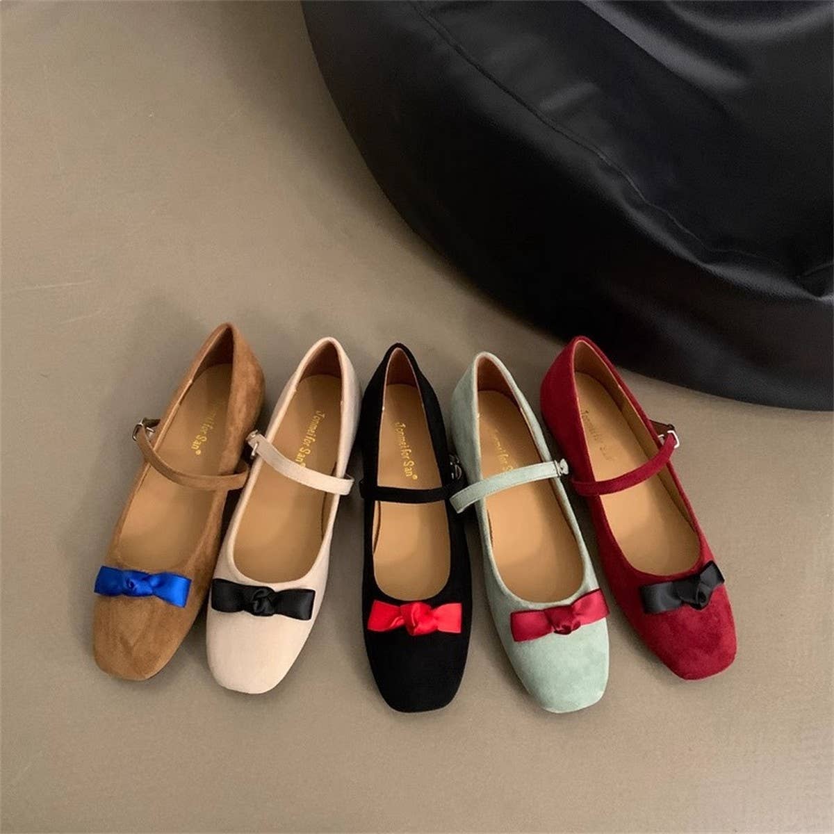 Bow Square Toe Mary Janes with Color Block_CWSHF0161