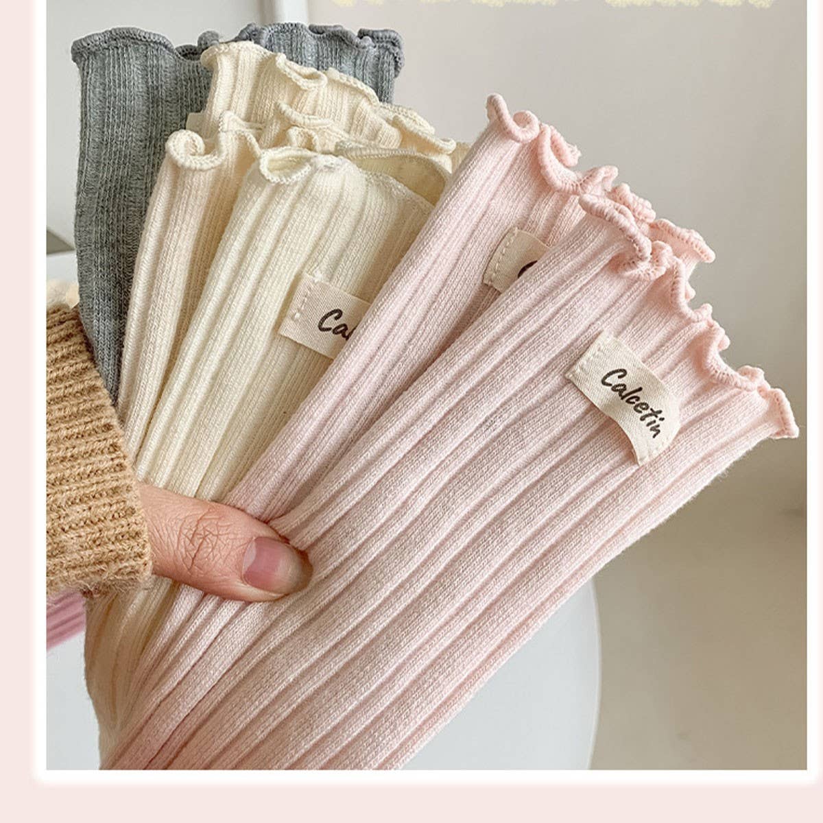 WOMEN  FLOWER  EAR EDGE LONG CREW SOCKS