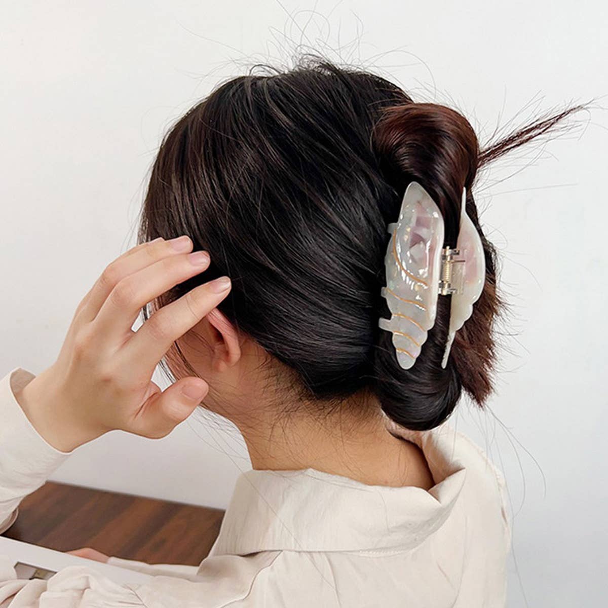 SMALL FRESH CONCH PERSONALITY FUN CUTE HAIRPIN_CWAHA1502