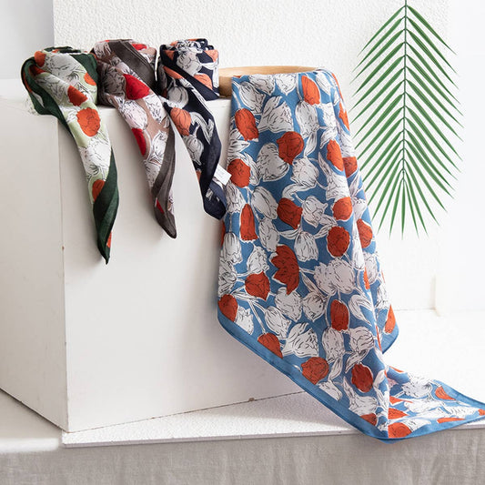 RETRO CONTRAST ROSE PRINT SQUARE SCARF_CWASC0938