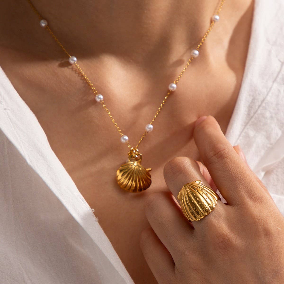 GOLD PLATED STAINLESS STEEL SHELL RINGS