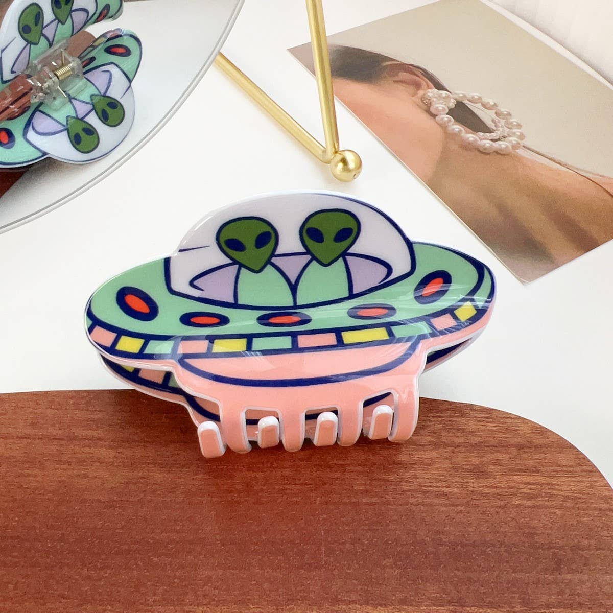 UFO Alien Hair Claw - Cartoon Space Acrylic Clip_CWAHA1495