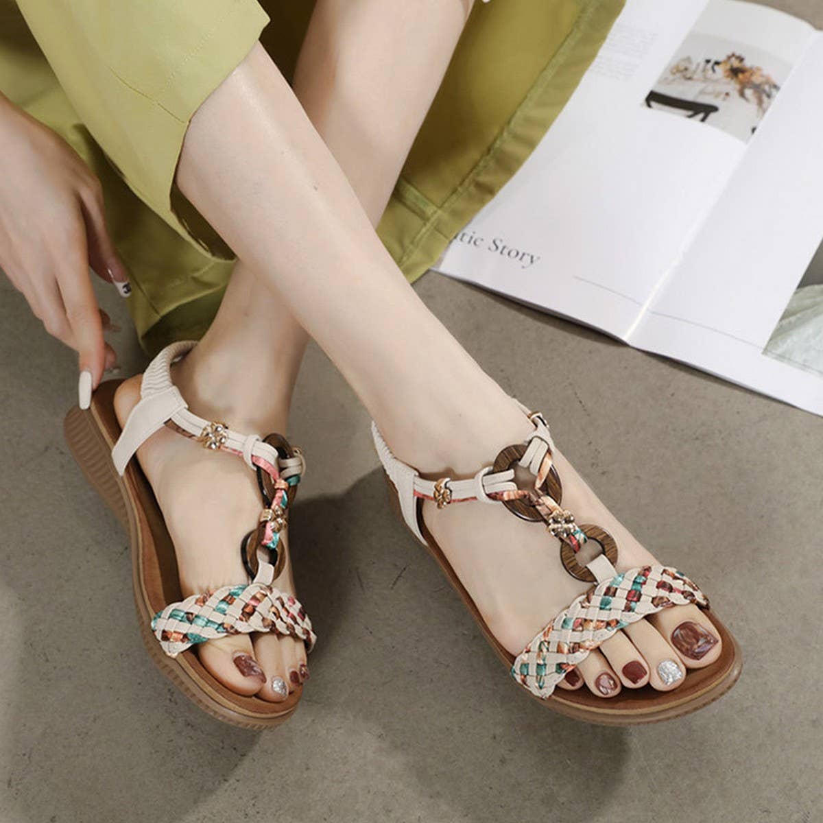BOHEMIAN RETRO STYLE THICK SOLE FLAT SANDALS_CWSHS0521