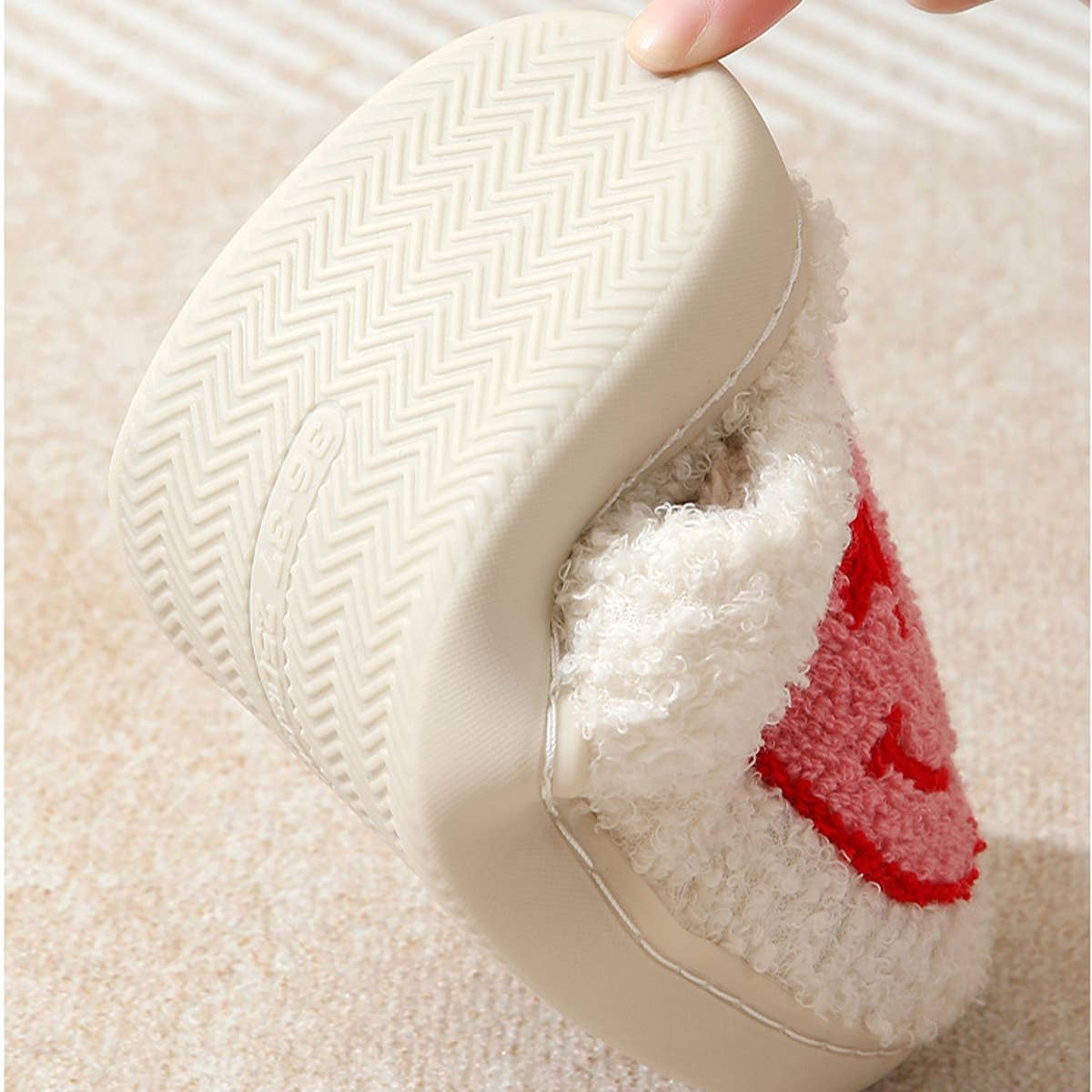 THUNDER EYE SMILING FACE LEOPARD PLUSH SLIPPERS