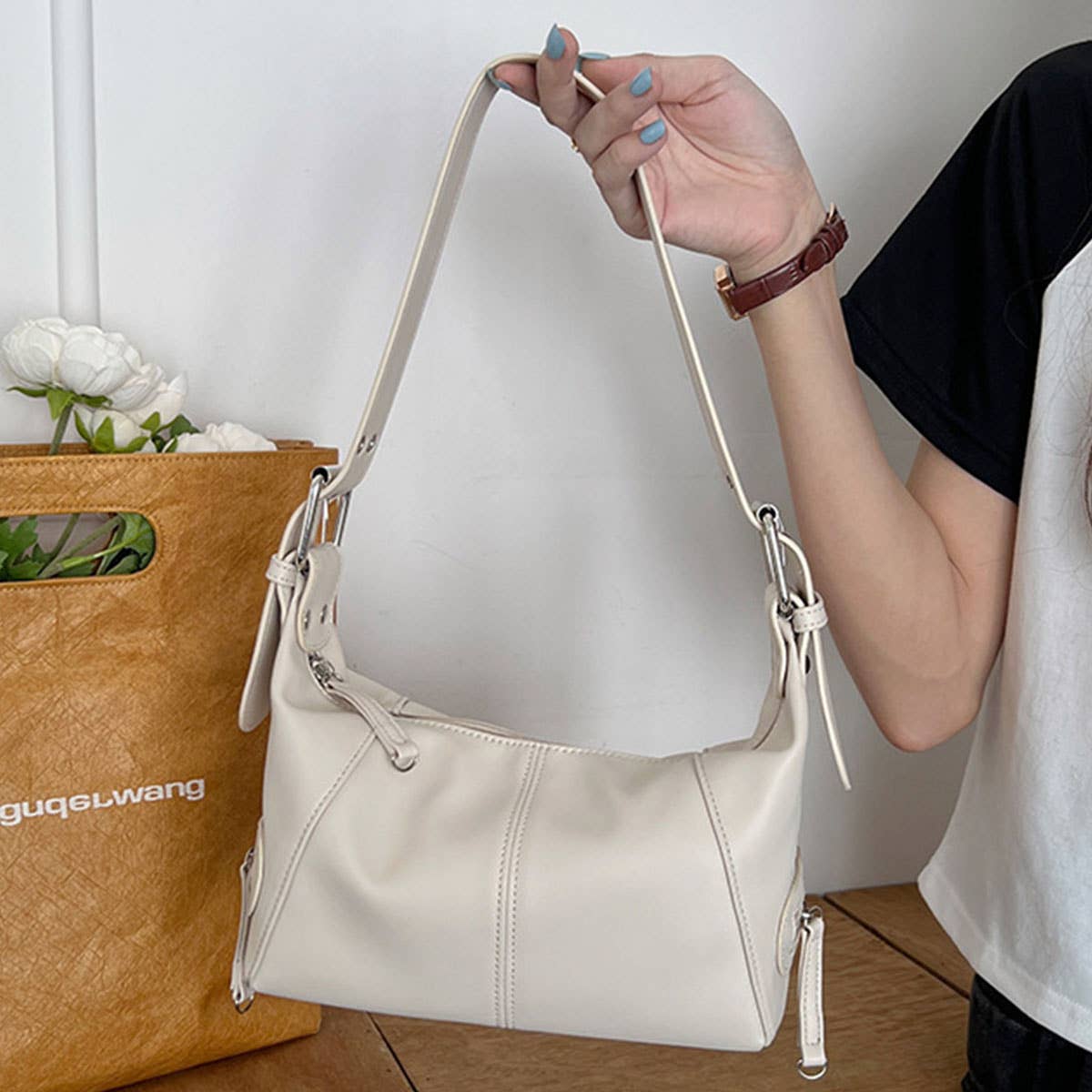 Leather zipper single-shoulder crossbody bag