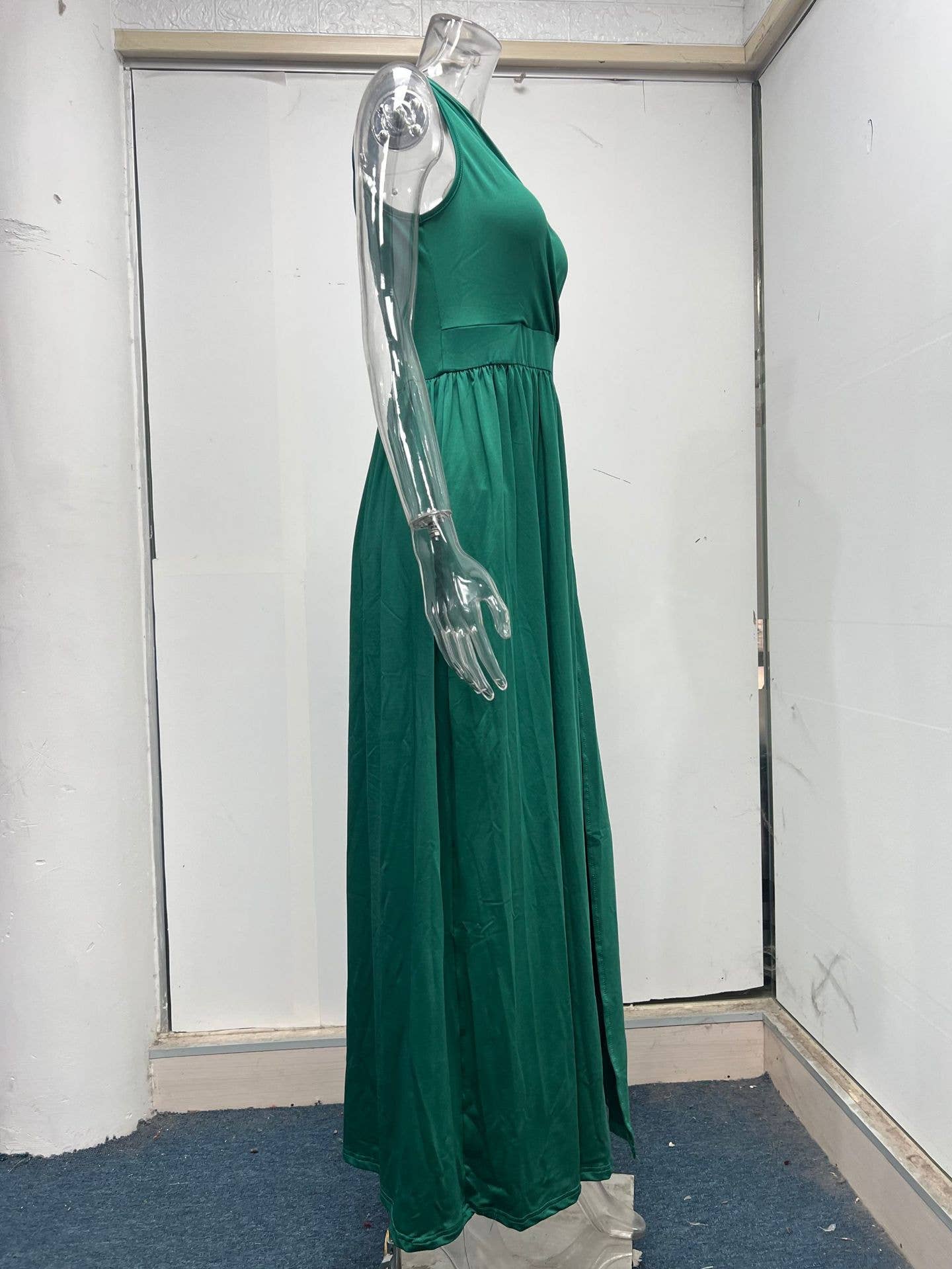 Sleeveless high-waisted slit dress elegant style