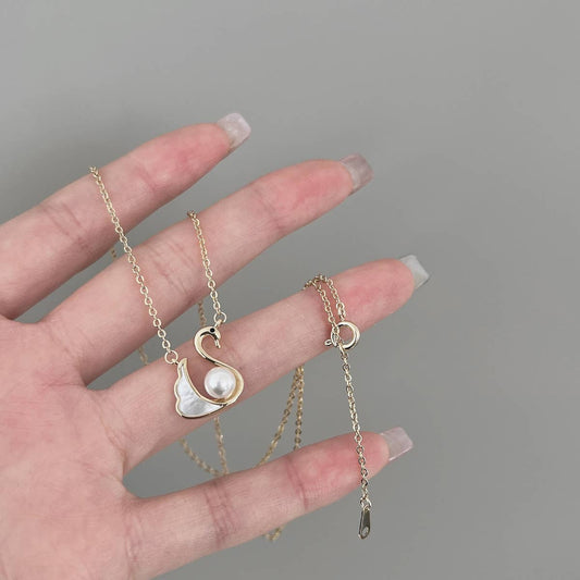 2024 SWAN PEARL NECKLACE_CWAJE1280