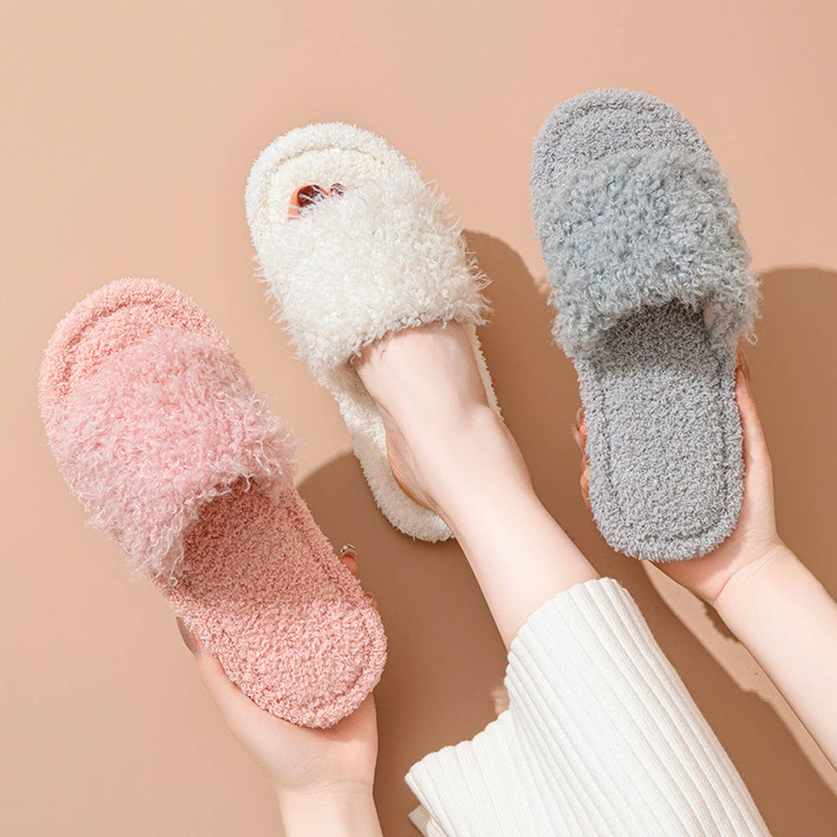FASHIONABLE HOME CARTOON CURLY COTTON SLIPPERS