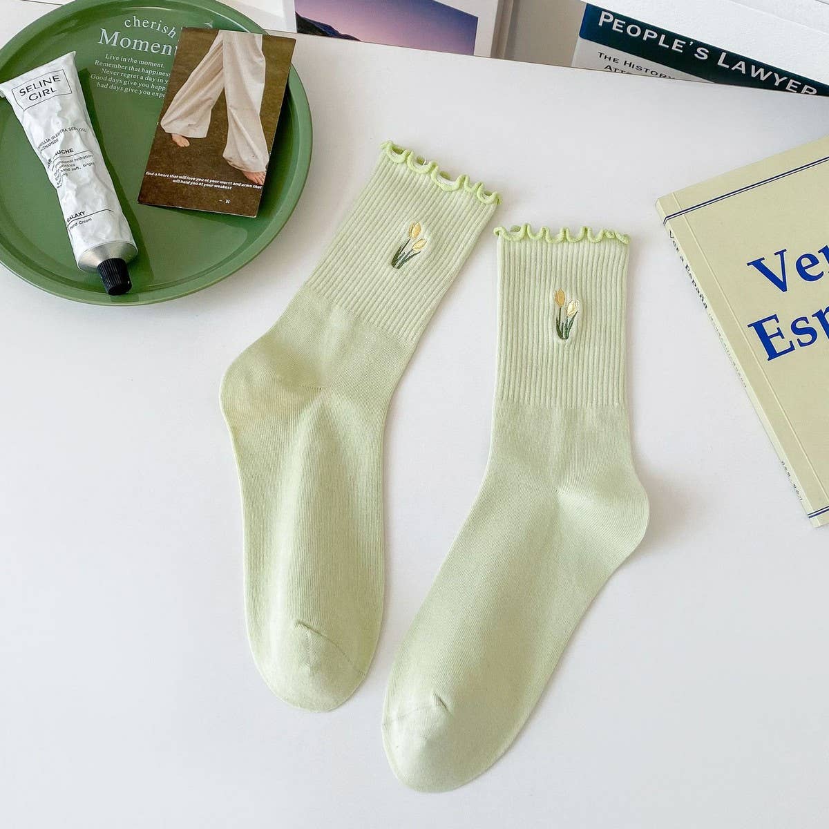 NEW ARRIVAL EMBROIDERED TULIP LACE MID-CALF SOCKS