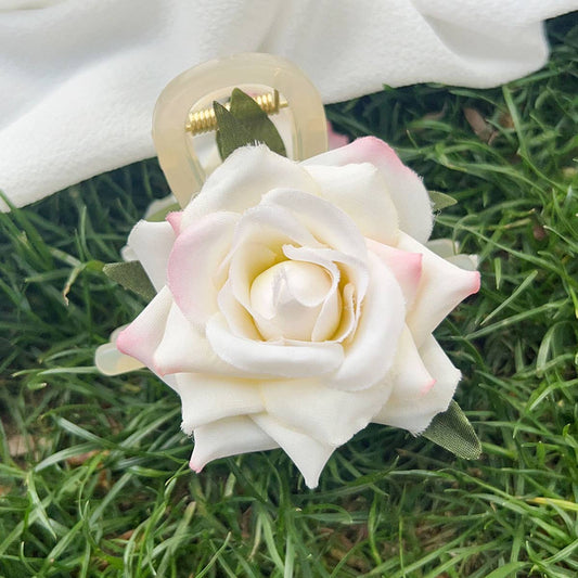 Dopamine-colored plastic rose hair clips