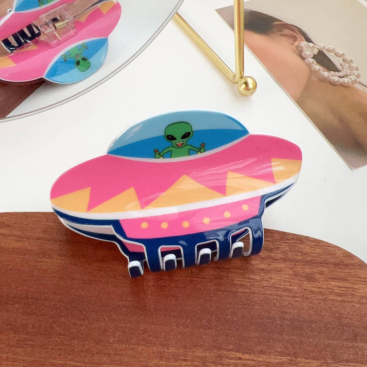 UFO Alien Hair Claw - Cartoon Space Acrylic Clip_CWAHA1495