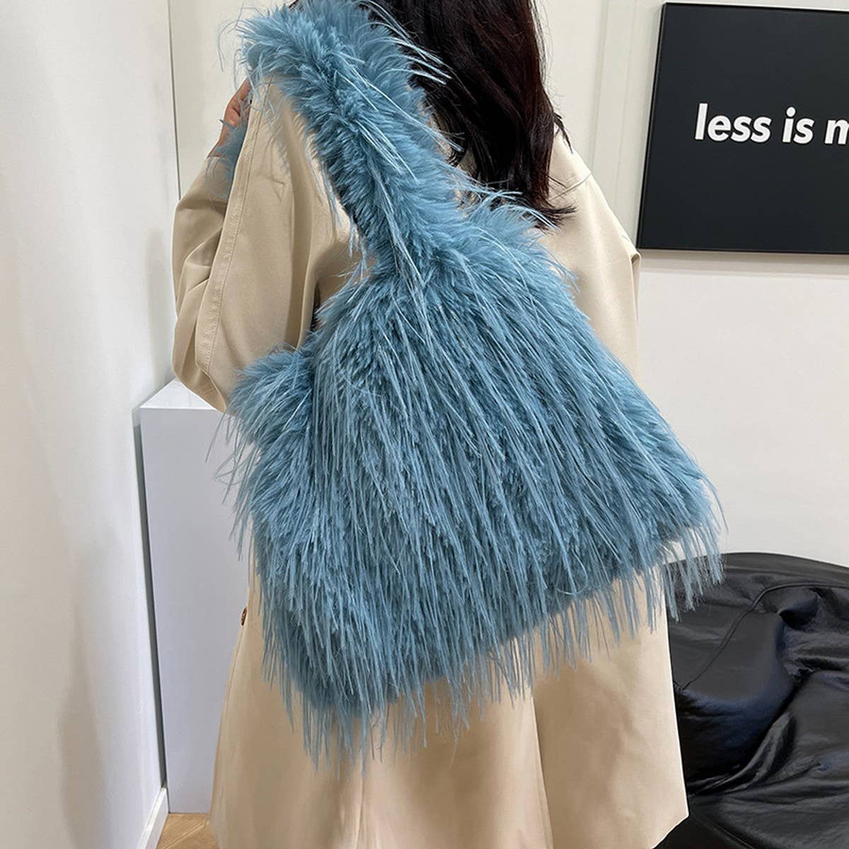 WINTER LARGE CAPACITY TASSEL PLUSH SHOULDER BAG_CWAB3980