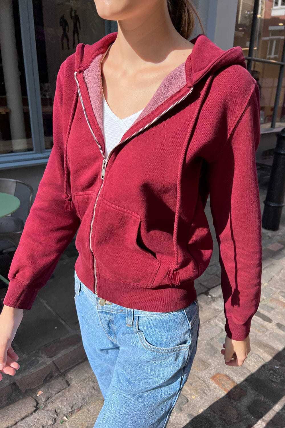 Sporty casual zip-up hooded sweatshirt