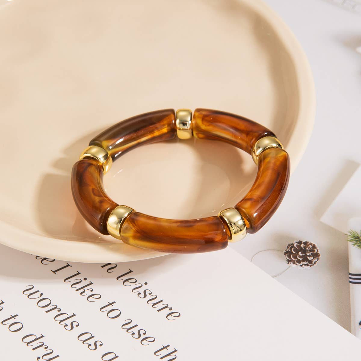Acrylic curved tube stone-patterned bracelet